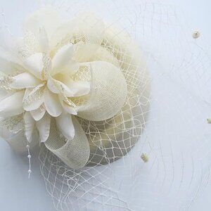 British Vintage Wool Felt Pillbox Hat 011 White
